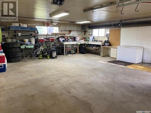 319 Alberta Avenue, Kerrobert, SK - Indoor Photo Showing Garage