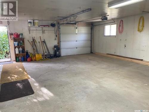 319 Alberta Avenue, Kerrobert, SK - Indoor Photo Showing Garage