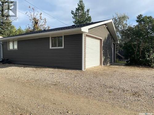 319 Alberta Avenue, Kerrobert, SK - Outdoor With Exterior