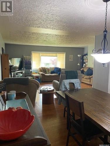 319 Alberta Avenue, Kerrobert, SK - Indoor