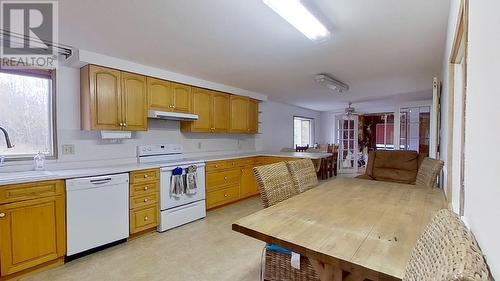 12280 240 Road, Fort St. John, BC - Indoor Photo Showing Kitchen