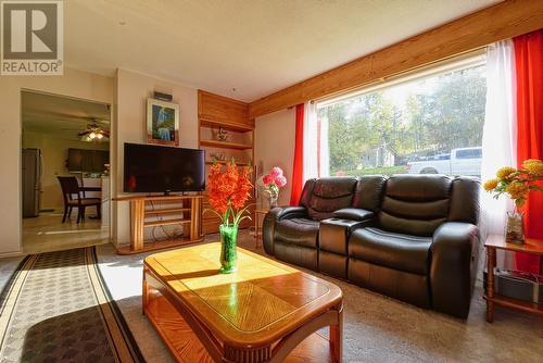 102 Conrad Crescent, Williams Lake, BC - Indoor Photo Showing Living Room