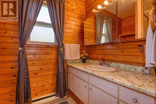 102 Conrad Crescent, Williams Lake, BC - Indoor Photo Showing Bathroom