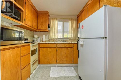 102 Conrad Crescent, Williams Lake, BC - Indoor Photo Showing Kitchen