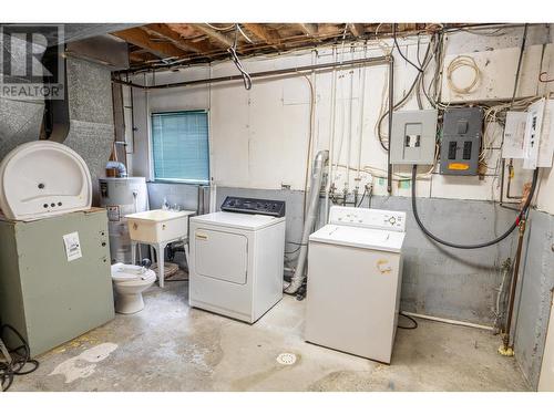 868-870 Fulton Street, Prince Rupert, BC - Indoor Photo Showing Laundry Room