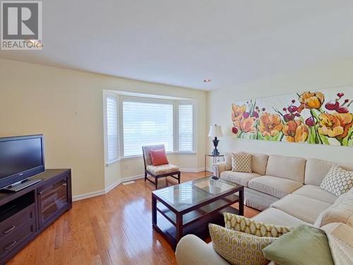 6-4020 Saturna Ave, Powell River, BC - Indoor Photo Showing Living Room