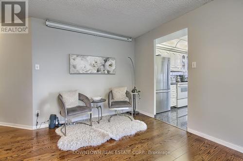 406 - 1121 Steeles Avenue W, Toronto, ON - Indoor Photo Showing Living Room