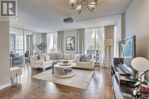 406 - 1121 Steeles Avenue W, Toronto, ON - Indoor Photo Showing Living Room