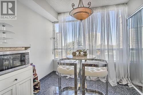 406 - 1121 Steeles Avenue W, Toronto, ON - Indoor Photo Showing Dining Room