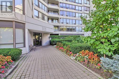 406 - 1121 Steeles Avenue W, Toronto, ON - Outdoor With Balcony