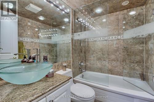 406 - 1121 Steeles Avenue W, Toronto, ON - Indoor Photo Showing Bathroom