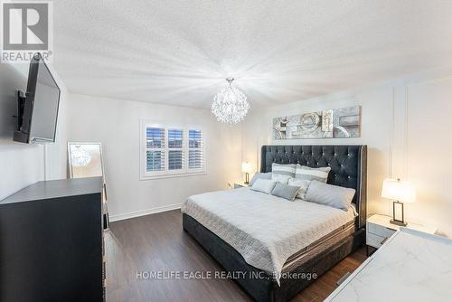 71 Betony Drive, Richmond Hill, ON - Indoor Photo Showing Bedroom