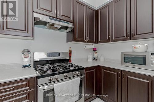 20 Blackberry Valley Crescent, Caledon, ON - Indoor Photo Showing Kitchen