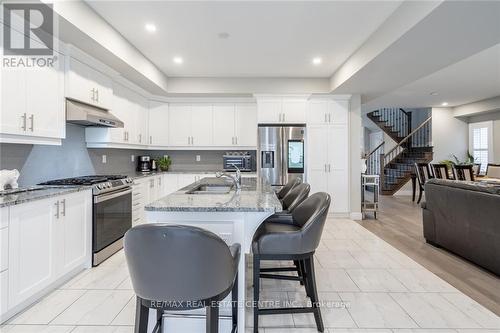 123 Dulgaren Street, Hamilton, ON - Indoor Photo Showing Kitchen