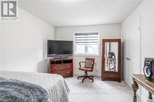 123 Dulgaren Street, Hamilton, ON - Indoor Photo Showing Bedroom