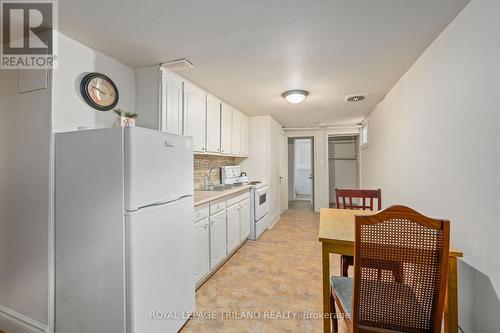 538 Chester Street, London, ON - Indoor Photo Showing Kitchen