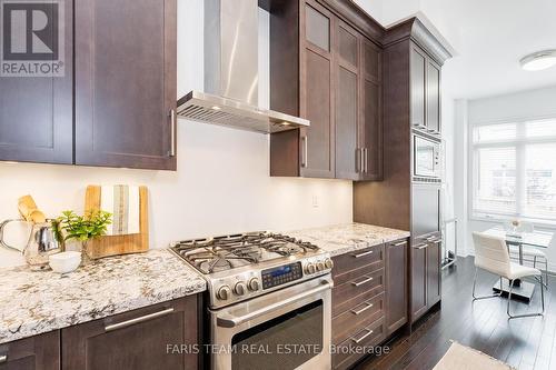 56 Wells Orchard Crescent, King, ON - Indoor Photo Showing Kitchen With Upgraded Kitchen