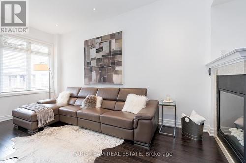 56 Wells Orchard Crescent, King, ON - Indoor Photo Showing Living Room