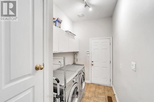 472 Cunningham Drive, Vaughan, ON - Indoor Photo Showing Laundry Room