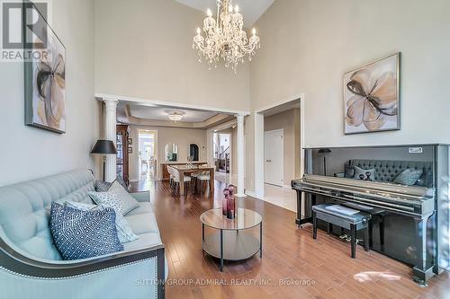 472 Cunningham Drive, Vaughan, ON - Indoor Photo Showing Living Room