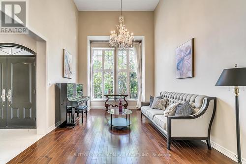 472 Cunningham Drive, Vaughan, ON - Indoor Photo Showing Living Room