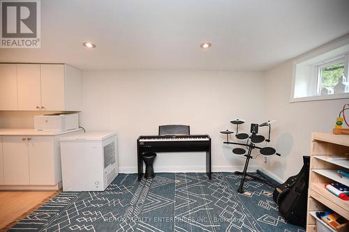 25 Rogers Road, Brampton, ON - Indoor Photo Showing Laundry Room