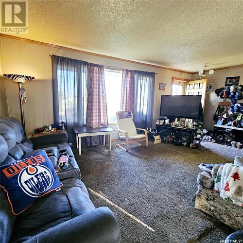 317 Montreal Street, Melville, SK - Indoor Photo Showing Living Room