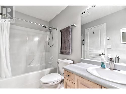 3870 Brown Road Unit# 304, West Kelowna, BC - Indoor Photo Showing Bathroom