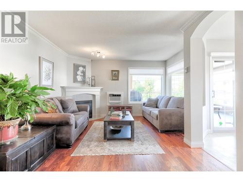 3870 Brown Road Unit# 304, West Kelowna, BC - Indoor Photo Showing Living Room With Fireplace