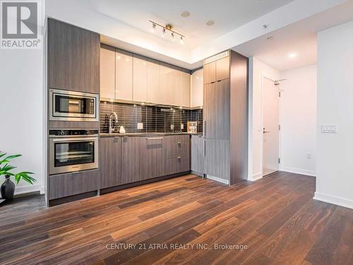 1207 - 115 Blue Jays Way, Toronto, ON - Indoor Photo Showing Kitchen