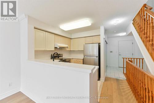 506 Grandview Way, Toronto, ON - Indoor Photo Showing Kitchen