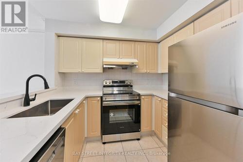 506 Grandview Way, Toronto, ON - Indoor Photo Showing Kitchen