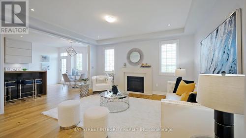 170 Baber Crescent, Aurora, ON - Indoor Photo Showing Living Room With Fireplace