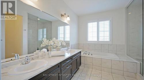 170 Baber Crescent, Aurora, ON - Indoor Photo Showing Bathroom