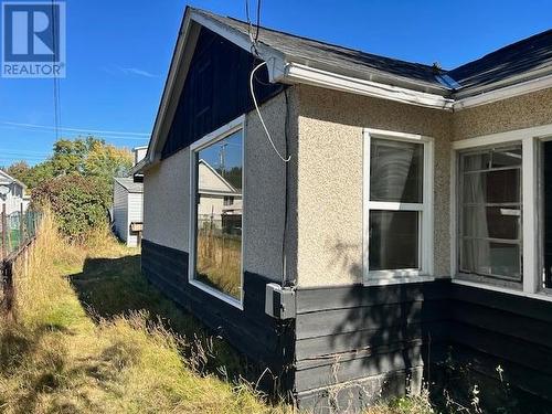 166 Crescent  Street, Castlegar, BC - Outdoor With Exterior