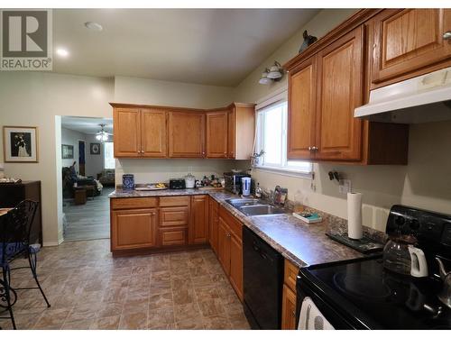 1726 72Nd Avenue, Grand Forks, BC - Indoor Photo Showing Kitchen With Double Sink