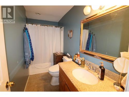 1726 72Nd Avenue, Grand Forks, BC - Indoor Photo Showing Bathroom