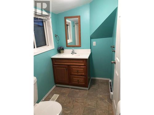 1726 72Nd Avenue, Grand Forks, BC - Indoor Photo Showing Bathroom