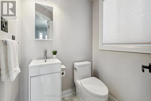 49 Catherine Drive, Barrie, ON - Indoor Photo Showing Bathroom