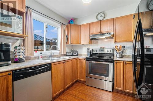 2060 Scully Way, Ottawa, ON - Indoor Photo Showing Kitchen With Double Sink