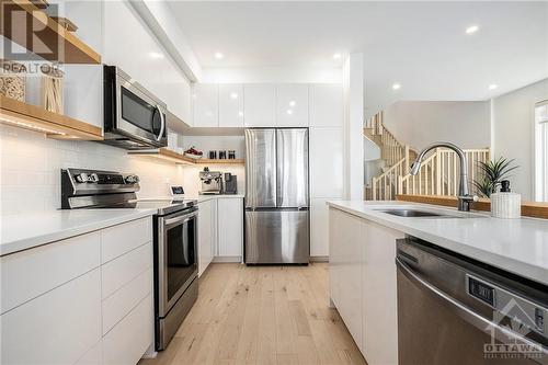 860 Solarium Avenue, Ottawa, ON - Indoor Photo Showing Kitchen With Stainless Steel Kitchen With Upgraded Kitchen