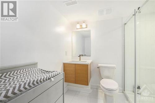 860 Solarium Avenue, Ottawa, ON - Indoor Photo Showing Bathroom