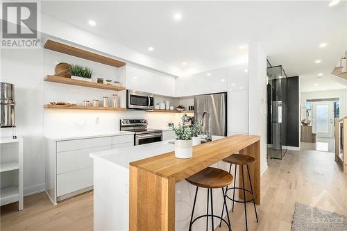 860 Solarium Avenue, Ottawa, ON - Indoor Photo Showing Kitchen