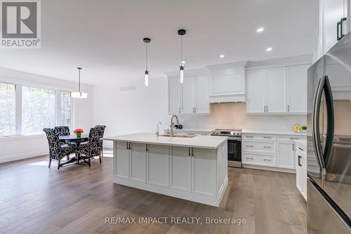 11 Maplewood Court, Galway-Cavendish And Harvey, ON - Indoor Photo Showing Kitchen With Stainless Steel Kitchen With Upgraded Kitchen