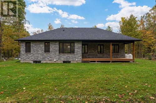 11 Maplewood Court, Galway-Cavendish And Harvey, ON - Outdoor With Deck Patio Veranda