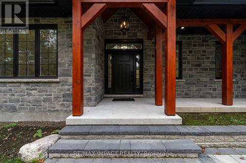 11 Maplewood Court, Galway-Cavendish And Harvey, ON - Outdoor