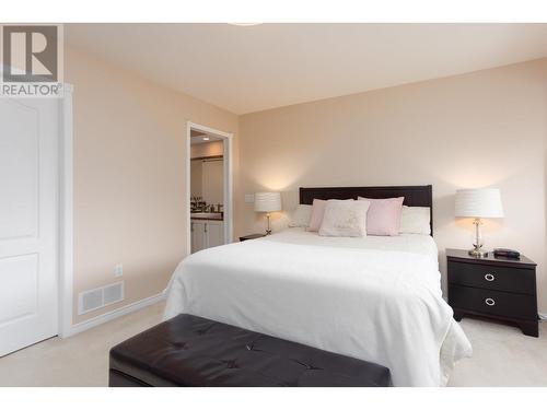 897 Westview Way, West Kelowna, BC - Indoor Photo Showing Bedroom