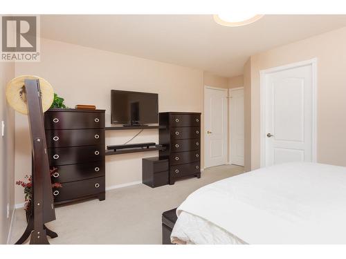 897 Westview Way, West Kelowna, BC - Indoor Photo Showing Bedroom