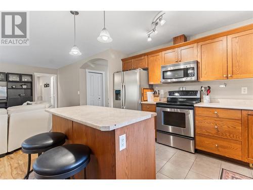 801 20 Street Ne Unit# 36, Salmon Arm, BC - Indoor Photo Showing Kitchen