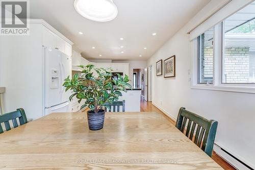 1520 Camelford Road, Mississauga, ON - Indoor Photo Showing Dining Room